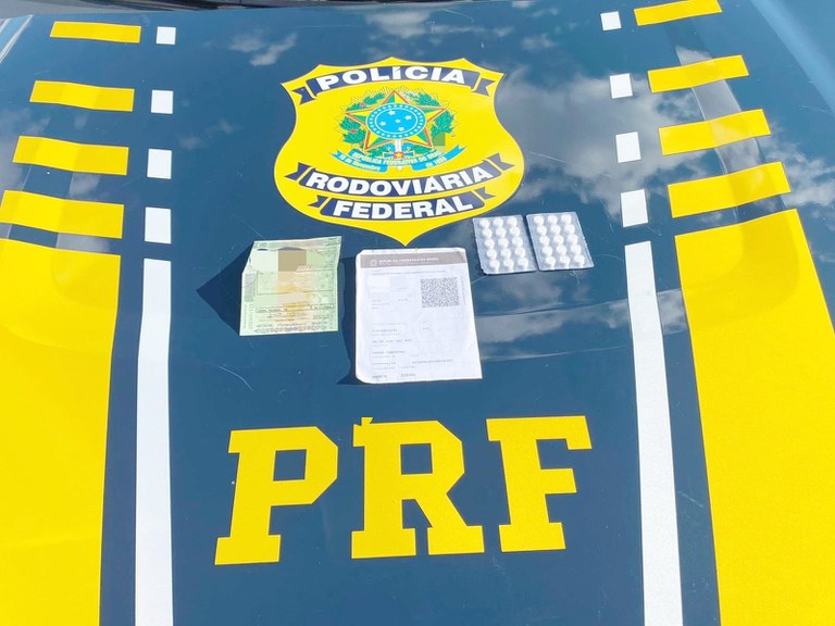 Em menos de 2h, PRF apreende maconha, rebites e radiocomunicador ilegal em Salgueiro