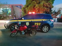 PRF detém homem com moto adulterada na BR 116, em Salgueiro