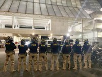 PRF escolta banda internacional Guns N' Roses no Grande Recife