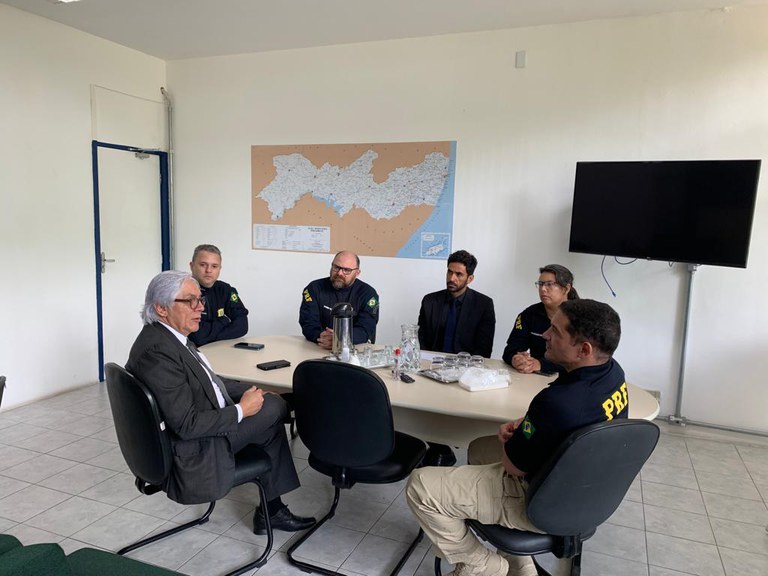 PRF recebe visita de desembargador do TRT da 6ª Região em PE