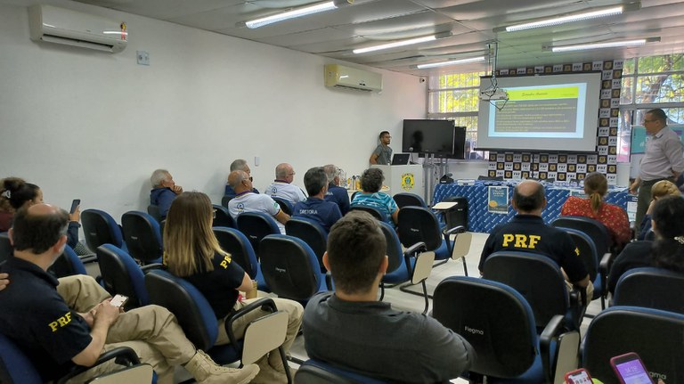 SETEMBRO AMARELO: PRF/PE promove palestra sobre prevenção ao suicídio