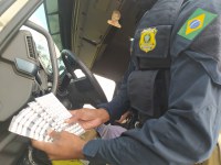 PRF flagra motorista com 300 comprimidos de “rebite” em Garanhuns