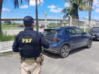 Veículo com registro de furto no Paraná é recuperado na BR-232