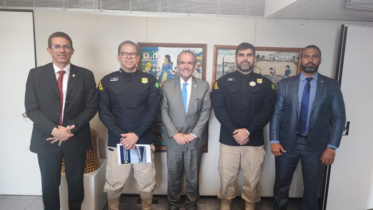 PRF visita parlamentares da base pernambucana em Brasília