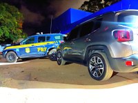 Carro roubado no Recife é recuperado pela PRF em Garanhuns
