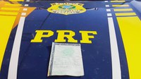 Motociclista é detido pela PRF por suspeita de uso de documento falso