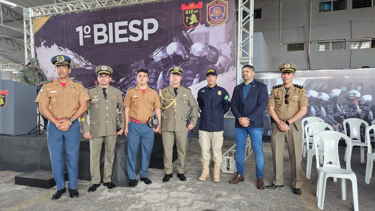 PRF participa de passagem de comando do 1° BIEsp em Caruaru