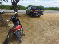 Adolescente de 15 anos é flagrado conduzindo motocicleta com registro de furto