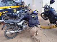 Após tentativa de fuga, condutor é detido com moto roubada em Juazeiro