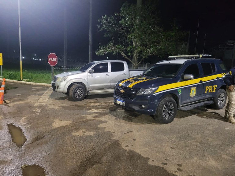 Homem entrega caminhonete para pagar dívida e presta queixa de roubo em Caruaru