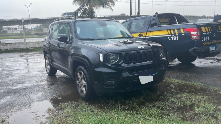 PRF apreende carro no mesmo dia do registro de apropriação indébita em Recife