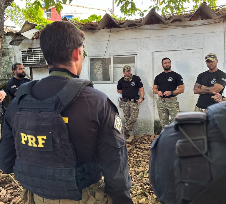 PRF participa de treinamento de Combate em Ambiente Confinado promovido pela CORE-PE