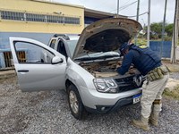 PRF recupera em Serra Talhada carro roubado em Salvador/BA