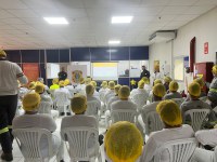 Empresa e escola recebem palestra da PRF no Maio Amarelo
