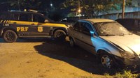 PRF recupera em Bezerros carro roubado há um dia no Recife