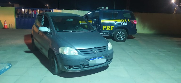Carro roubado há 16 anos no Recife é recuperado pela PRF em Petrolina