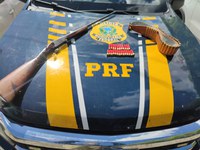 PRF apreende espingarda e munições em Petrolândia