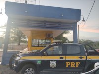 PRF detém foragido da justiça do Mato Grosso com CNH falsa em Sertânia