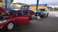 Armas, munições e carro roubado são apreendidos pela PRF em Caruaru