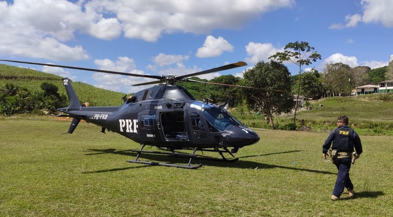 PRF e SAMU resgatam homem que caiu de altura de 7 metros em Ipojuca