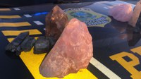PRF apreende 358 kg de pedras em Custódia