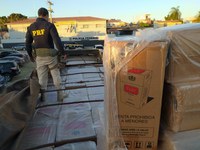 PRF apreende 420 mil maços de cigarro contrabandeado em Juazeiro