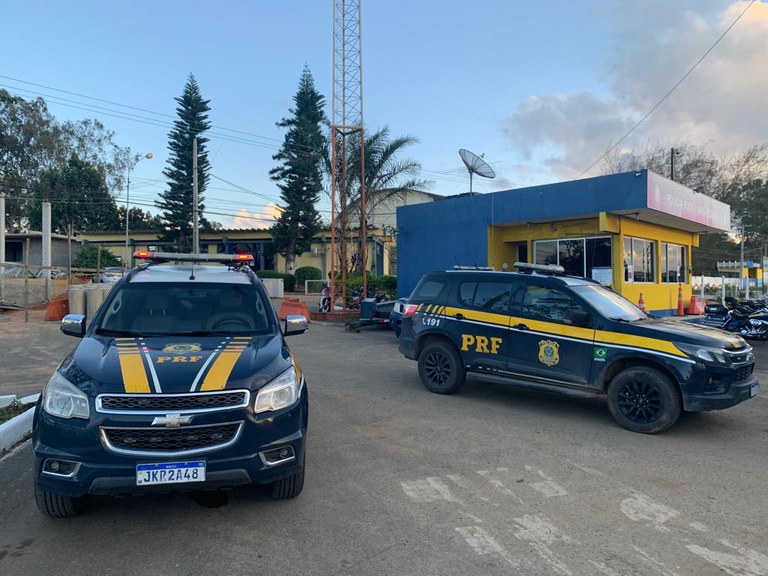 Carga de 400 Kg de queijo sem refrigeração é retida pela PRF em Garanhuns