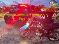 Após fuga por 12 Km, suspeito de assalto é detido com moto roubada na BR 104