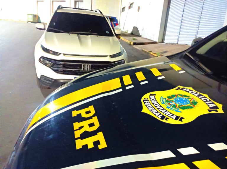 Fiat Toro branca com apropriação indébita.jpeg