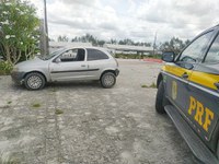 Com 80 multas por excesso de velocidade e mais de R$20 mil em débitos, carro é recolhido pela PRF em Gravatá