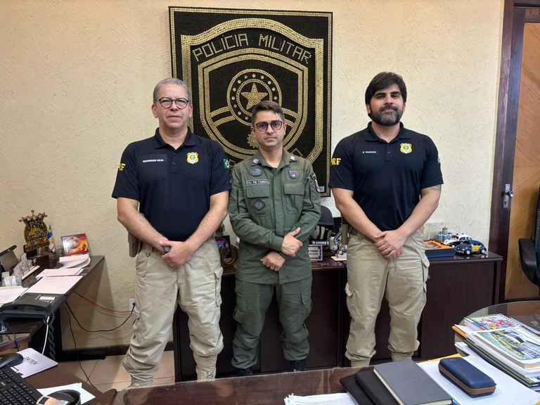 PRF realiza visita institucional à PM em Pernambuco