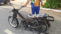 Motociclista é detido após atear fogo na própria moto durante fiscalização da PRF em Petrolina