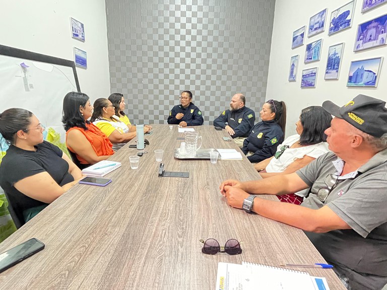 PRF participa de reunião com a Prefeitura de Floresta
