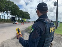 PRF realiza operação em pontos críticos das rodovias federais de Pernambuco