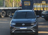 PRF detém casal e recupera carro utilizado em assaltos no Recife