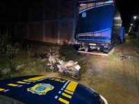 Carreta e carga avaliados em cerca de dois milhões de reais são recuperados pela PRF em Agrestina