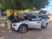 Carro roubado é recuperado pela PRF após 25 Km de fuga em Salgueiro