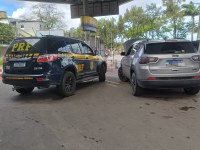 Carro roubado é recuperado pela PRF no Grande Recife