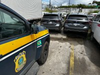PRF apreende carro clonado e localiza veículo original no Recife
