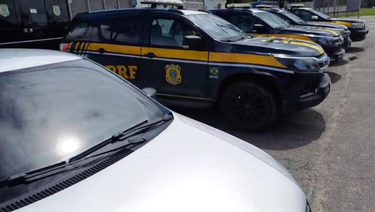 Suspeito de roubar carro com medicamentos em Gravatá é detido pela PRF no Recife