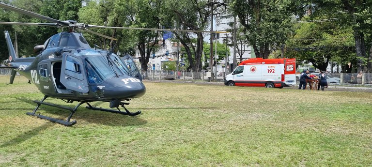 Homem cai de ponte e é resgatado de helicóptero em São Lourenço da Mata