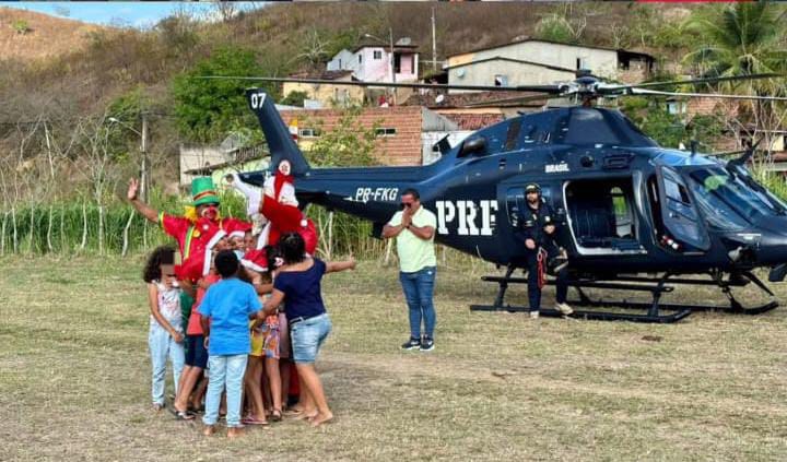 Núcleo de Operações Aéreas da PRF participa do Natal Solidário em Timbaúba