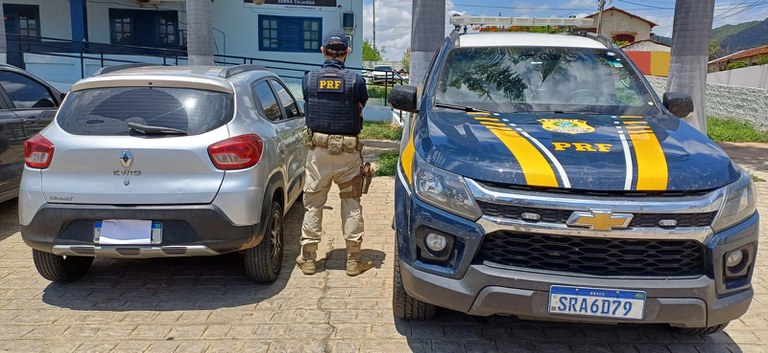 Renault Kwid prata roubado.jpeg