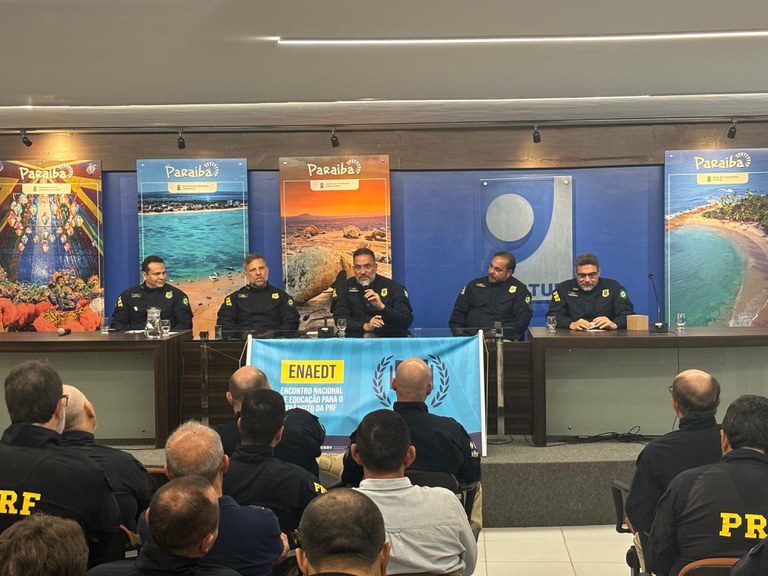 PRF-PE participa da abertura do Encontro Nacional de Educação para o Trânsito