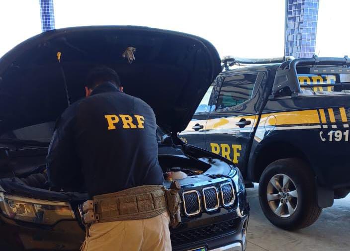 PRF recupera em Petrolina veículo utilitário roubado no Recife