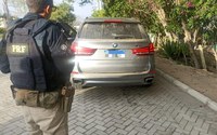 Homem compra carro de luxo roubado por R$50 mil e é detido pela PRF em Caruaru