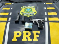 PRF apreende carro roubado, pistola e mais de R$11 mil no Recife