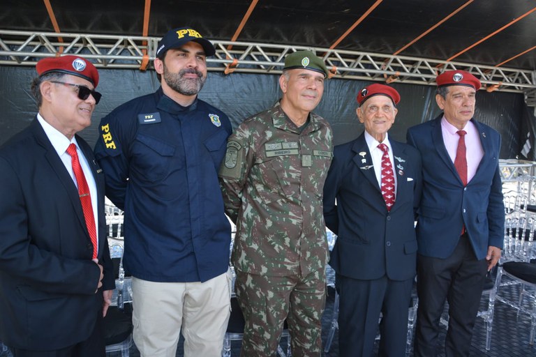 PRF participa de solenidade do Dia da Bandeira no Recife