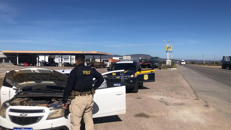 VEÍCULO CLONADO ADQUIRIDO EM FEIRÃO É RECUPERADO PELA PRF