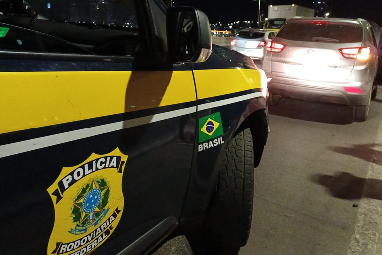 Carro roubado e clonado duas vezes é recuperado pela PRF em Juazeiro